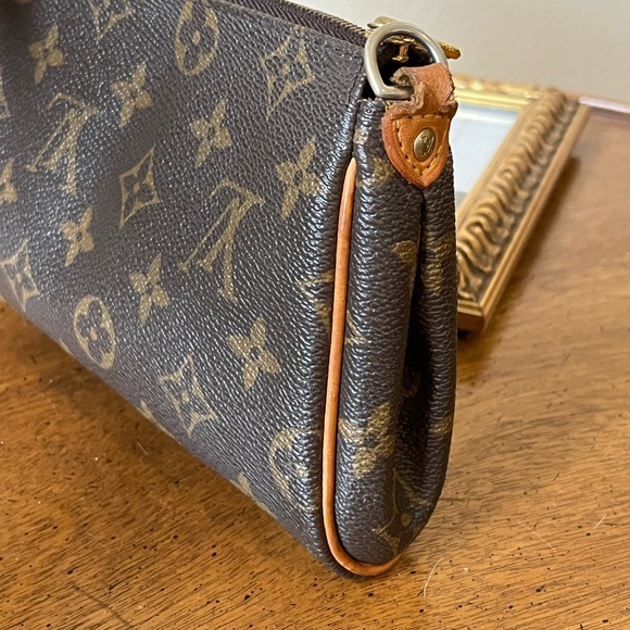 Louis Vuitton Eva Clutch - Picture 9 of 13